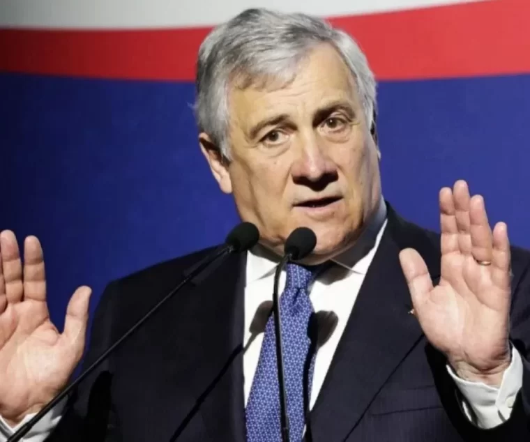 Se Tajani esegue gli ordini dei Berlusconi a modo suo