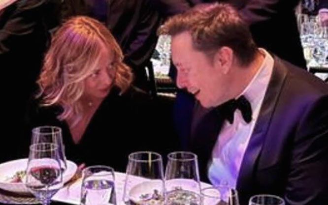 Tesla affonda a Wall Street. Da Musk, “Reazioni dei consumatori sottostimate”