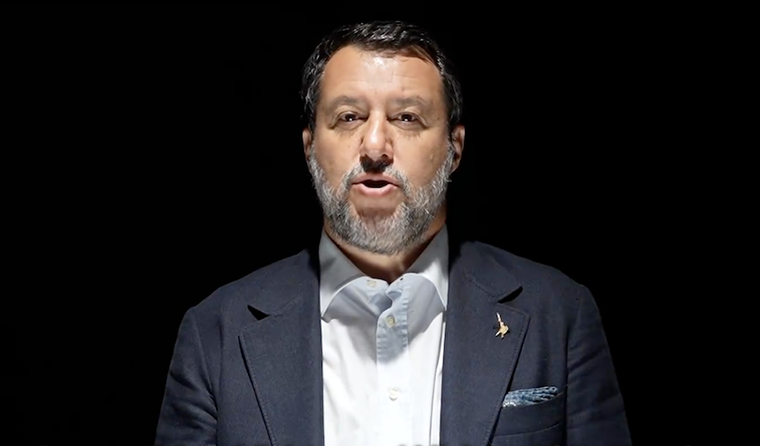 Come si possano commentare dopo ciò che stanno mostrando lo sa il cielo (finché non ne negano l’esistenza)