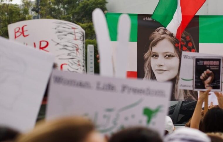 Ci sono donne e uomini che combattono contro leggi liberticide: sono ancora troppo pochə