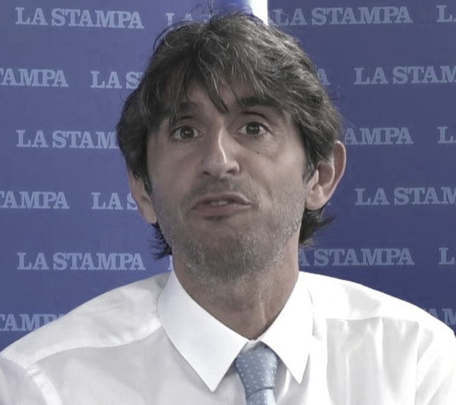 “Finché c’è questo pezzo di mxxxa non parlo”. Il garbo di Giovanni Donzelli e il libro di Salvini (l’altro)