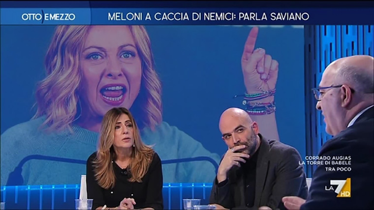 Giornalisti prezzolati e scivolose prove di regime