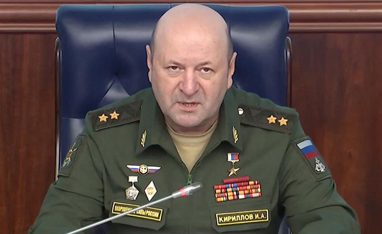 Uccisi a Mosca il generale Kirillov a capo delle forze di difesa nucleare e il suo vice: “Bomba nello scooter”