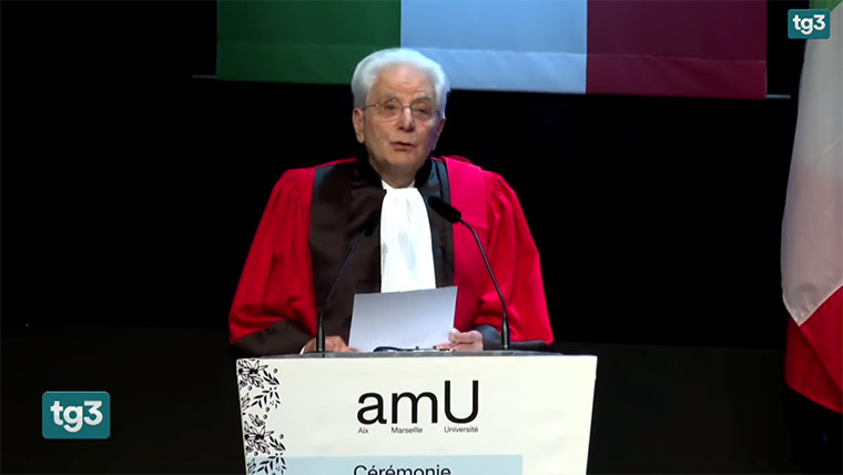 Viscido attacco della Russia al presidente Mattarella