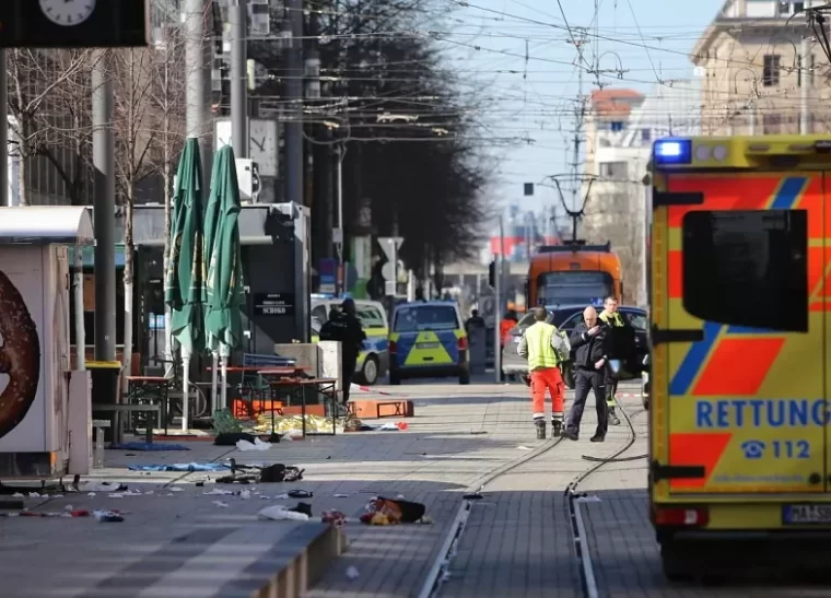 Germania, auto contro la folla a Mannheim: “Due morti e 11 feriti”