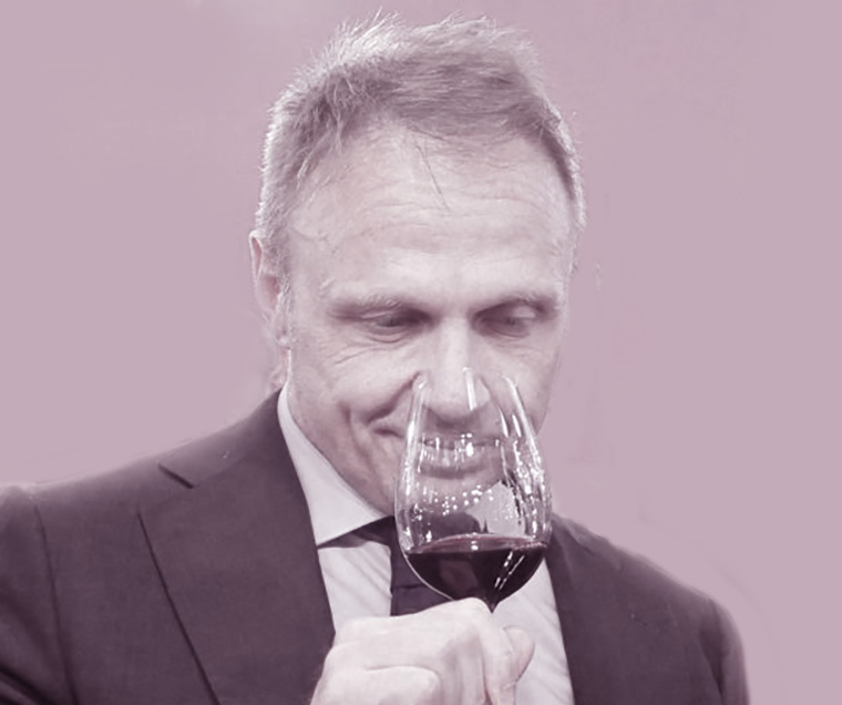 E’ favoloso il Lollobrigida che cita il “miracolo della moltiplicazione del vino”