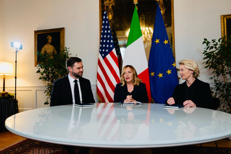 Se la presidente del Consiglio non sa dove mettersi, sta pensando al paese o a se stessa?