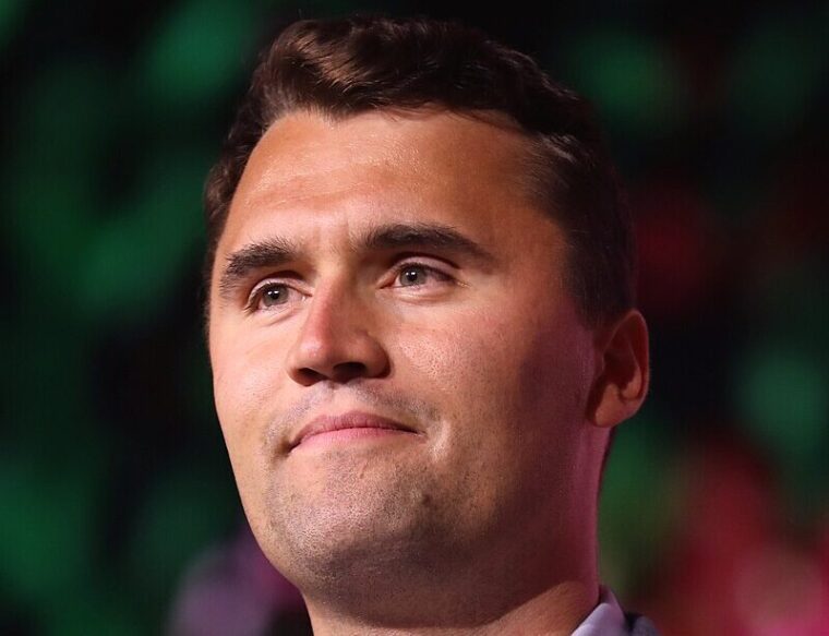 E’ morto l’attivista di destra Usa Charlie Kirk colpito con una fucilata in un campus dello Utah mentre arringava le folle