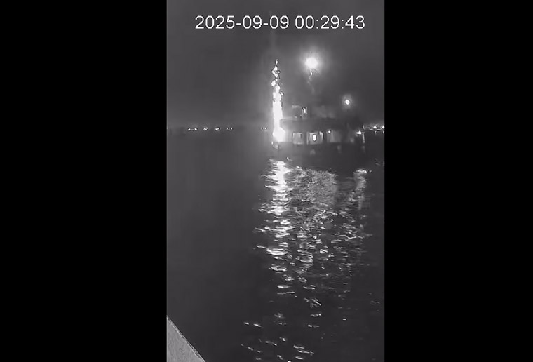 La Global Sumud Flotilla attaccata con drone in acque tunisine, per la Tunisia è “un incendio da sigaretta”