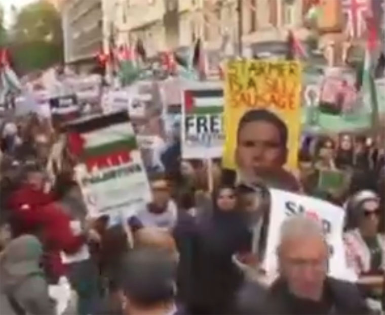 Abbordaggi in acque internazionali e cortei spontanei in piazza: quando la repressione è irragionevolezza contro i popoli tutti