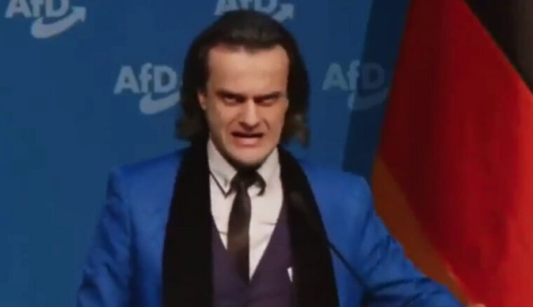 Quel certo signore di AFD che ha tenuto un comizio ai giovani del partito, in stile hitleriano