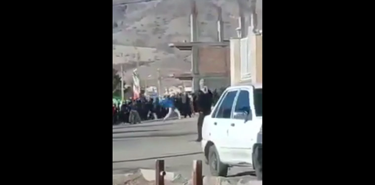 L’Iran fa sparare sulla folla che protesta in un ospedale