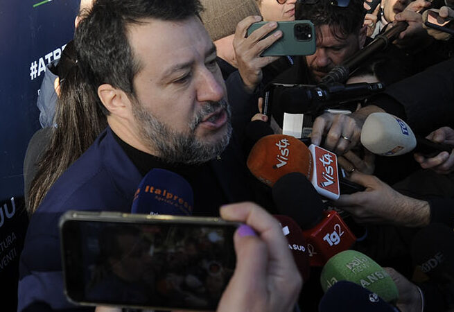Matteo Salvini che invita a rendere trasparenti tutte le forme di finanziamento di tutti, andiamo ….
