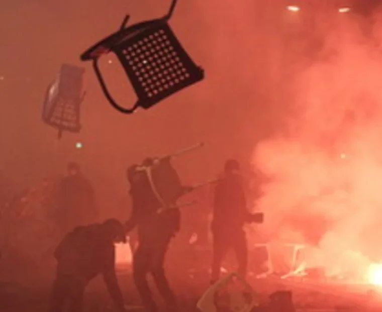 Poliziotto picchiato a Torino, arrestato uno dei presunti aggressori: un 22enne di Grosseto