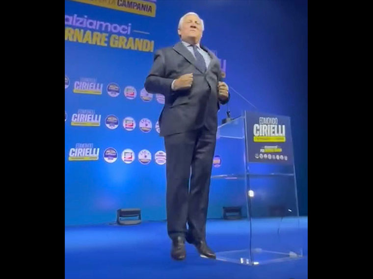 Antonio Tajani minaccia l’addio: “Se salta anche il capogruppo alla Camera me ne vado”. Il mondo politico trema