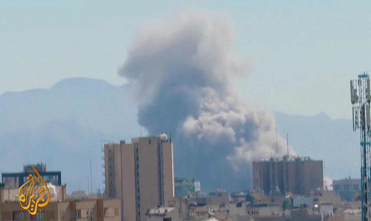 E l’Iran grida vendetta: “Dovere e diritto vendicarsi sui mandanti dell’omicidio di Khamenei”