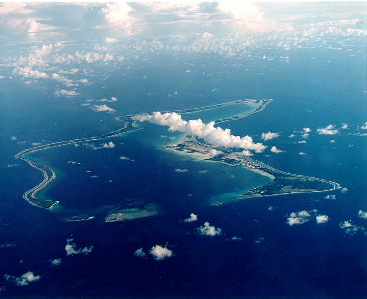L’Iran lancia due missili contro la base anglo-americana di Diego Garcia