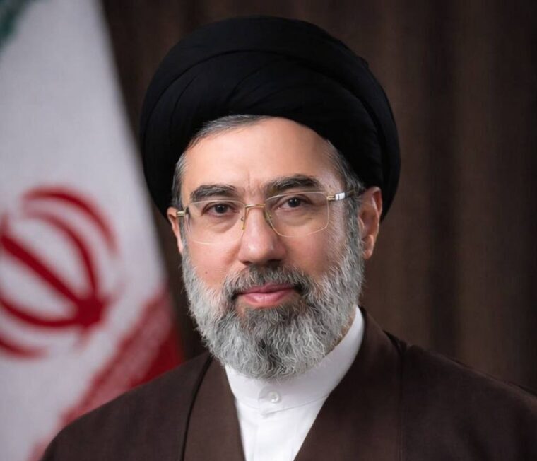E’ Mojtaba Khamenei il successore di suo padre. Più continuità di così si muore