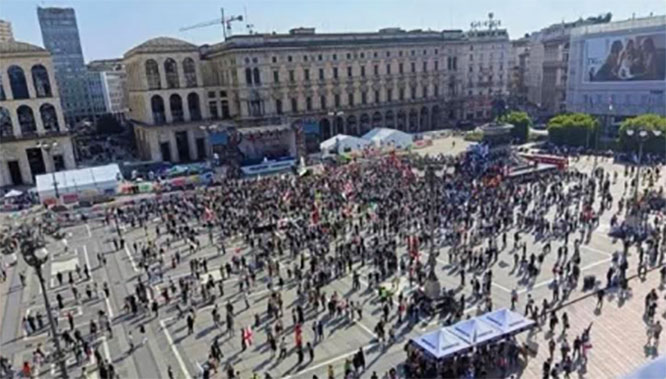 Il figurone di Salvini che contesta in piazza il Governo di cui è vicepremier